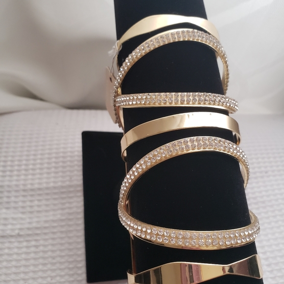 Studded cuff bracelet - Picture 2 of 4